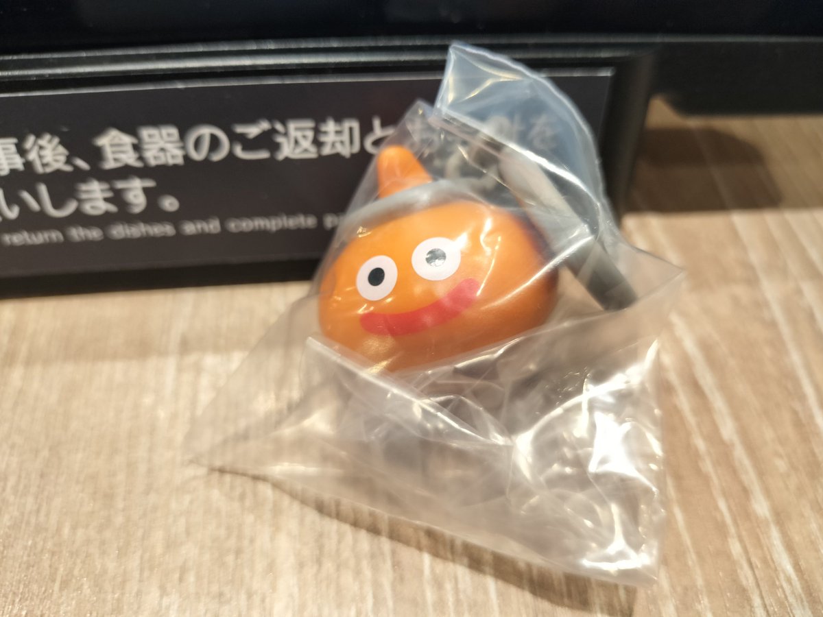 tanucha1995's tweet photo. 吉野家仙台駅東口店さんへ
出遅れて10時15分着で
もう20人くらい並んでた

ドラクエウォークセット
並 つゆだく 卵 1050円

いつ以来か分からないほど
吉野家で牛丼食べました

フィギュアは吉野家スラミチ!
#ドラクエウォーク #吉野家
#吉野家ドラクエウォーク https://t.co/XSN1lne2Va