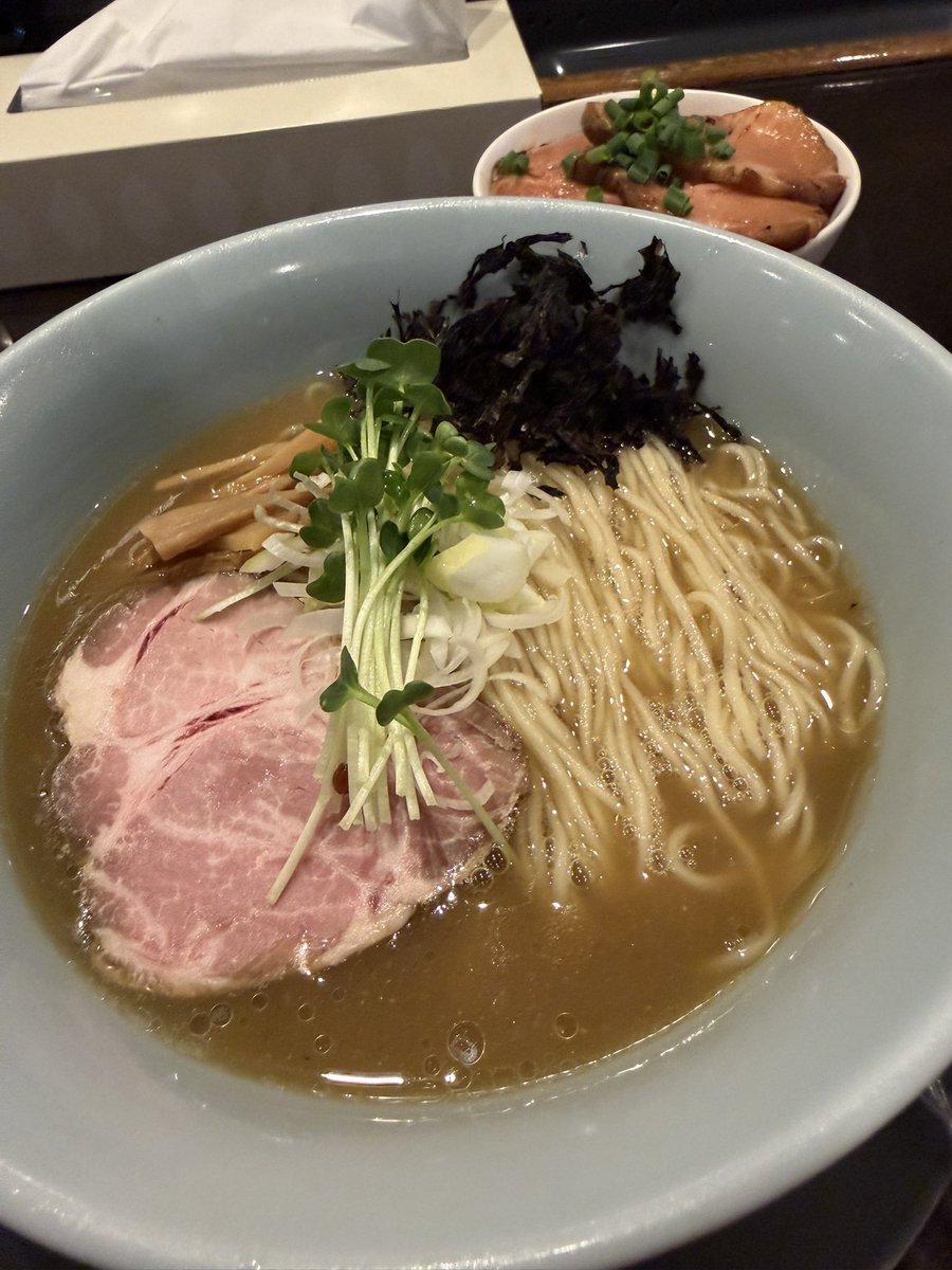 ExplorerYama's tweet photo. 麺屋フリスタさん
あん肝狙いで行くも、売り切れ😢
冷たい煮干しらーめん
大将からあん肝の残りのスープをお裾分け
どちらも美味しゅうございました😋 https://t.co/Kvs9EOtCGa