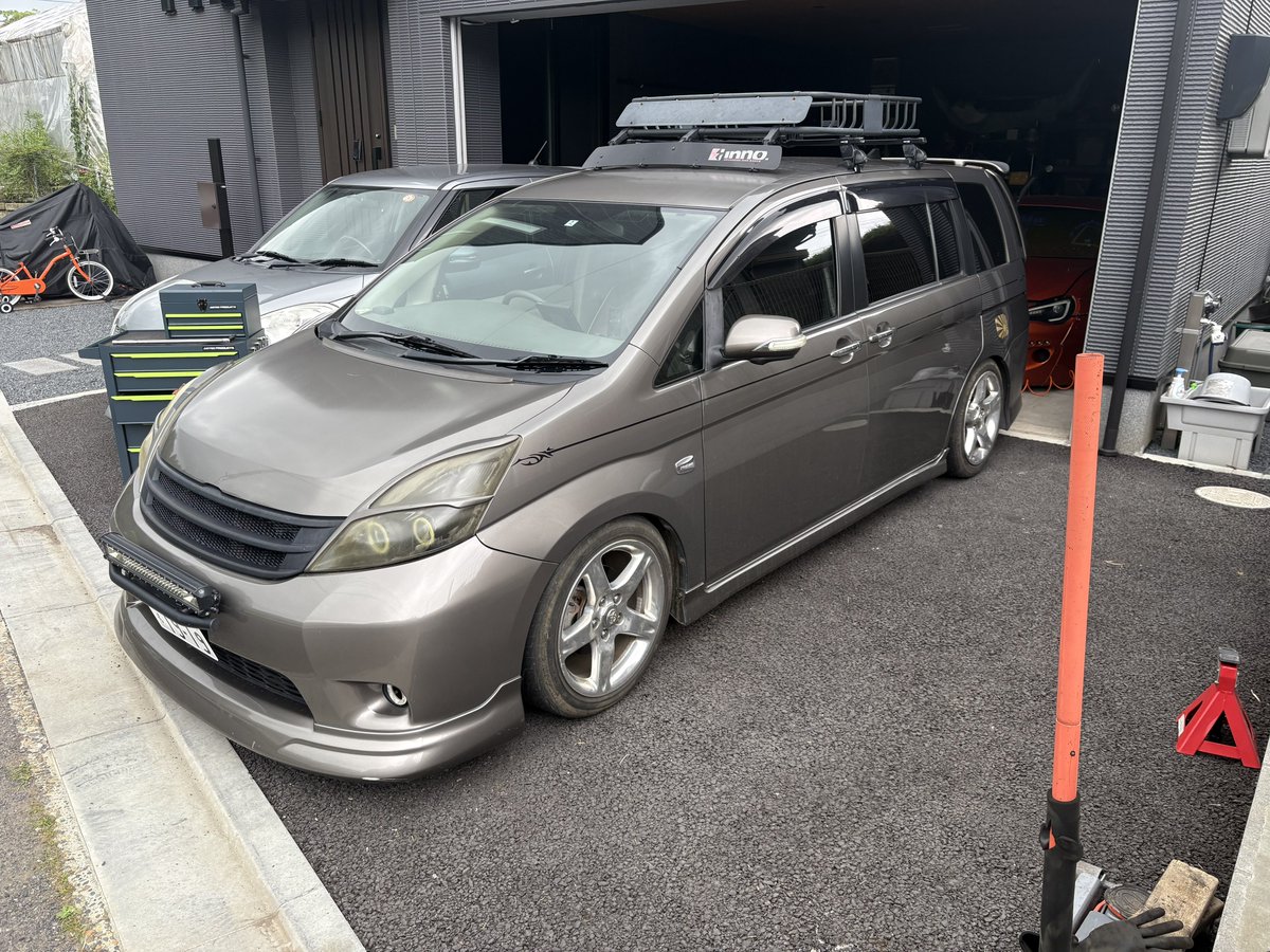h_250r's tweet photo. アリスト純ホイ何度見てもカッケェな！
ほぼどの車種にも入る８Ｊ＋50と言うのも優秀 https://t.co/OSSi2xLbQP