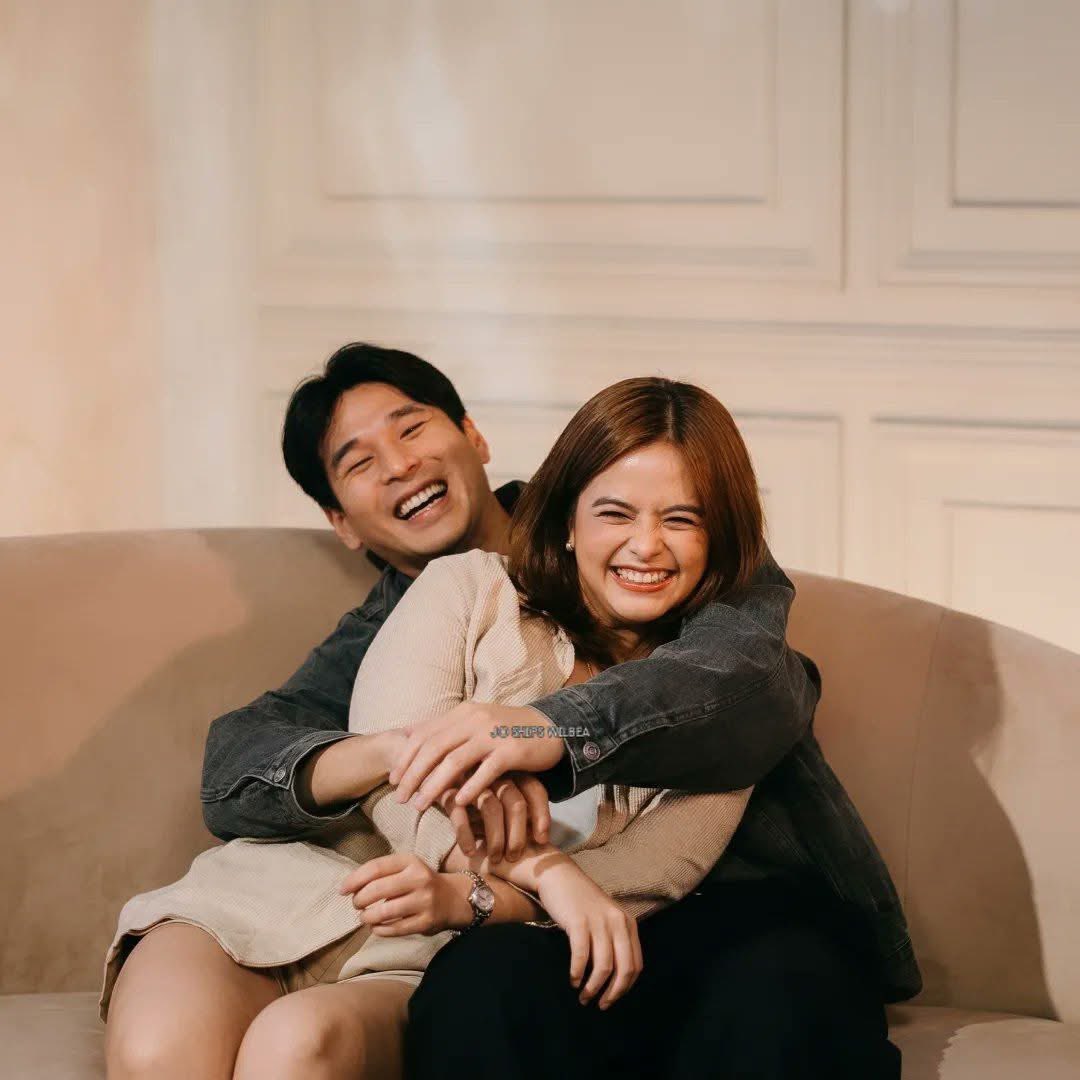 heinnah07's tweet photo. Ako lang ba? There's something so soft about how Bea looks so tiny whenever Wilbert wraps her in his arms. 🥹🤍 The height difference? The comfort? The chemistry? I can't. https://t.co/kZUjByneHh