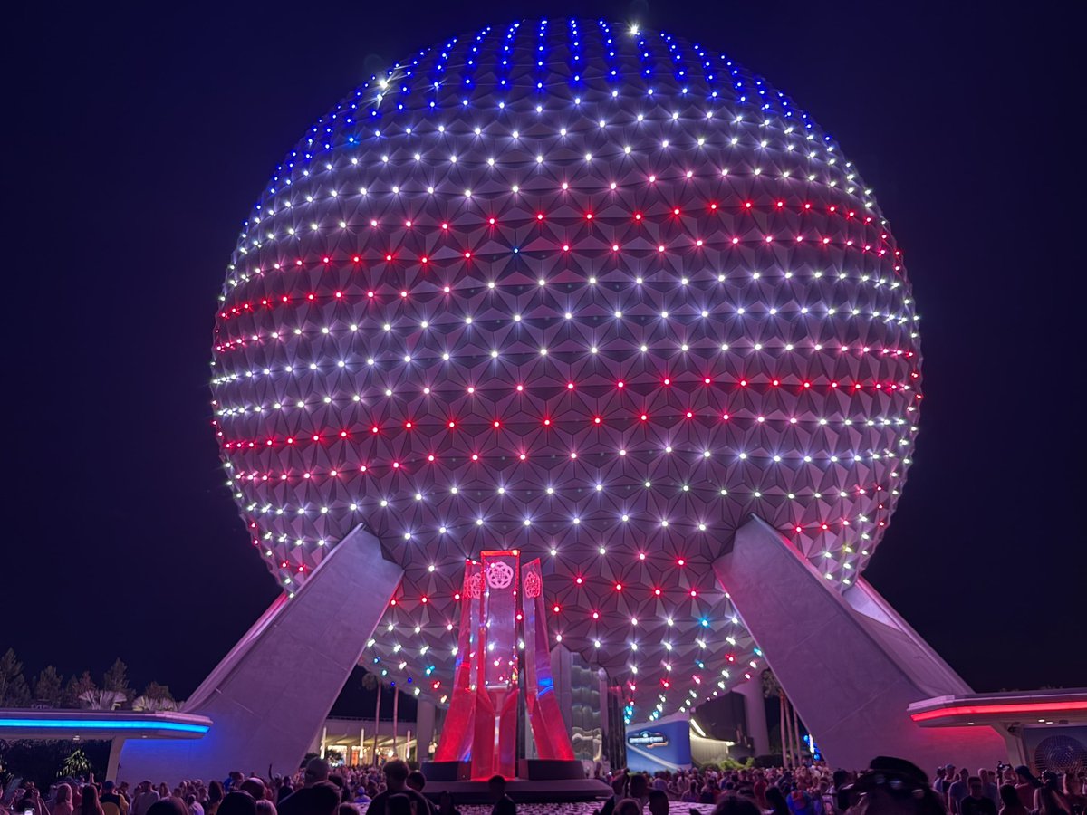 ProchazkaJake's tweet photo. Spaceship Earth lit in Red, White and Blue for 4th of July at @WaltDisneyWorld https://t.co/uBILlIjaKM