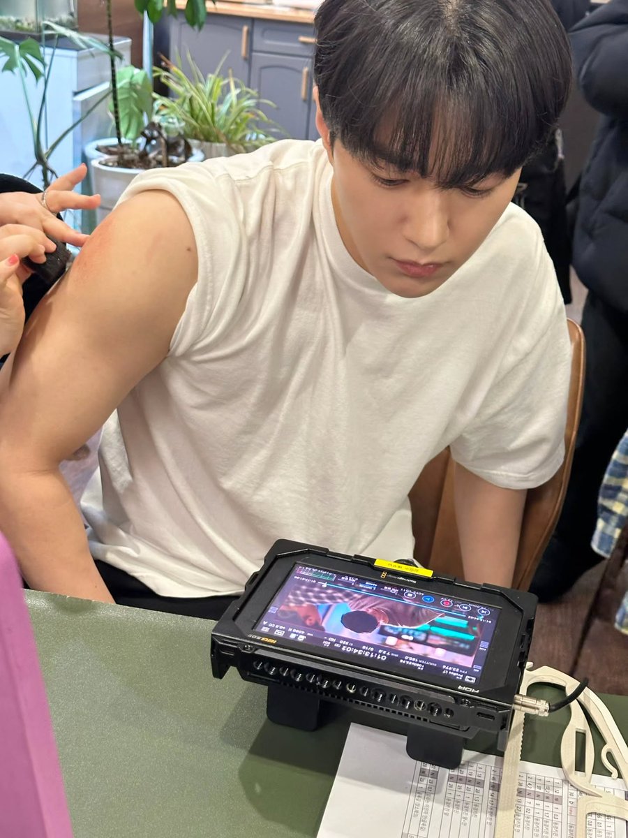ifntinfo's tweet photo. [SNS] 260704 INFINITE L (Myungsoo) Instagram Update (1/2)

"#/LoveInSync
#/loveinsync 
#/ChaEunhwan
#/KimMyungsoo.
Today is the first broadcast!!!"

#인피니트 #엘 #명수 #김명수 https://t.co/9viFwz6D6p https://t.co/enpexItCTN