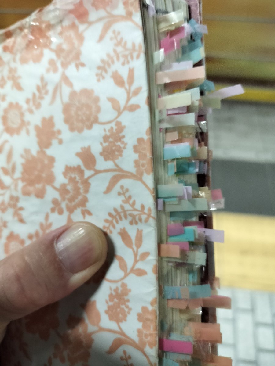 toeic48withrg's tweet photo. マイ金フレ付箋多すぎ
#TOEIC48 #英語学習 #TOEIC #社会人英語 #金フレ #Anki #TOEICer #アラフィフ https://t.co/CSWVc0l7zs