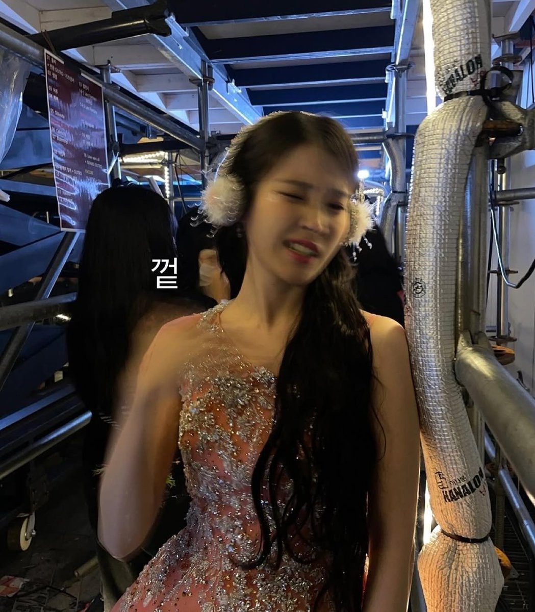 ddaizelle's tweet photo. On Stage                                    Off Stage https://t.co/4xHjZt9n0C