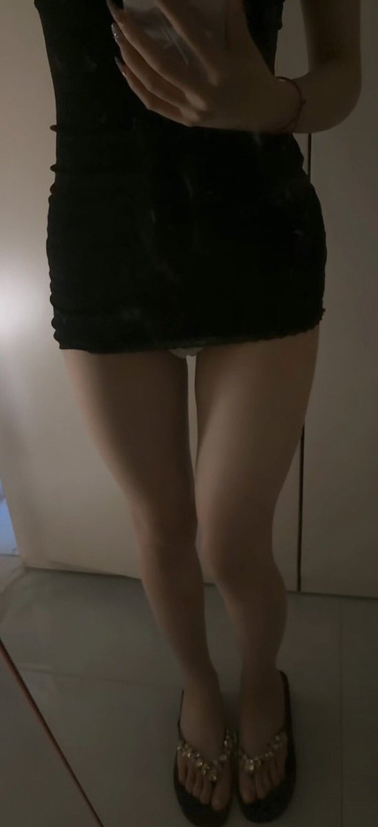 CUICUI857's tweet photo. 睡衣好看吗 #女大 https://t.co/fPvrzsQwHN