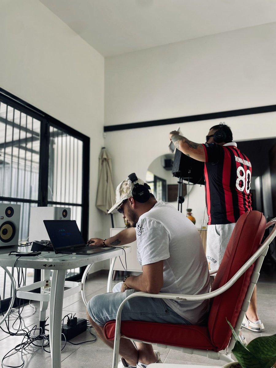 JamC_Official's tweet photo. Creando 🎧🦁💯 https://t.co/zbz9UQqMrZ
