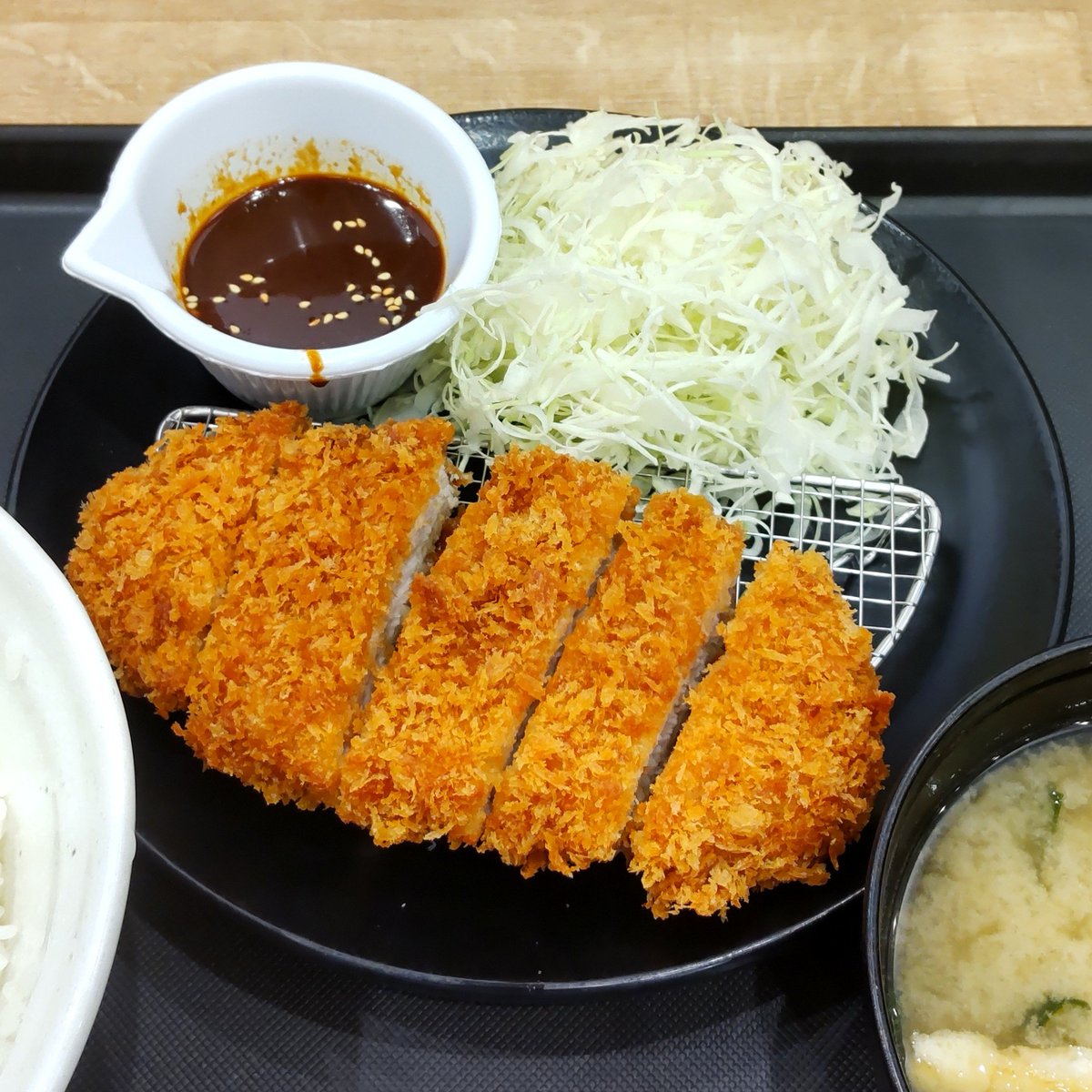 AinfinityS's tweet photo. 吉野家に振られたので、競合他社へ。

クーポン価格とはいえ、

ライスおかわり無料で550円。

物価高とは…？という気持ち。。

感謝✨ https://t.co/Nxz2CBuD9p