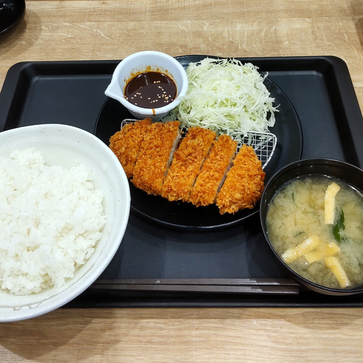 AinfinityS's tweet photo. 吉野家に振られたので、競合他社へ。

クーポン価格とはいえ、

ライスおかわり無料で550円。

物価高とは…？という気持ち。。

感謝✨ https://t.co/Nxz2CBuD9p