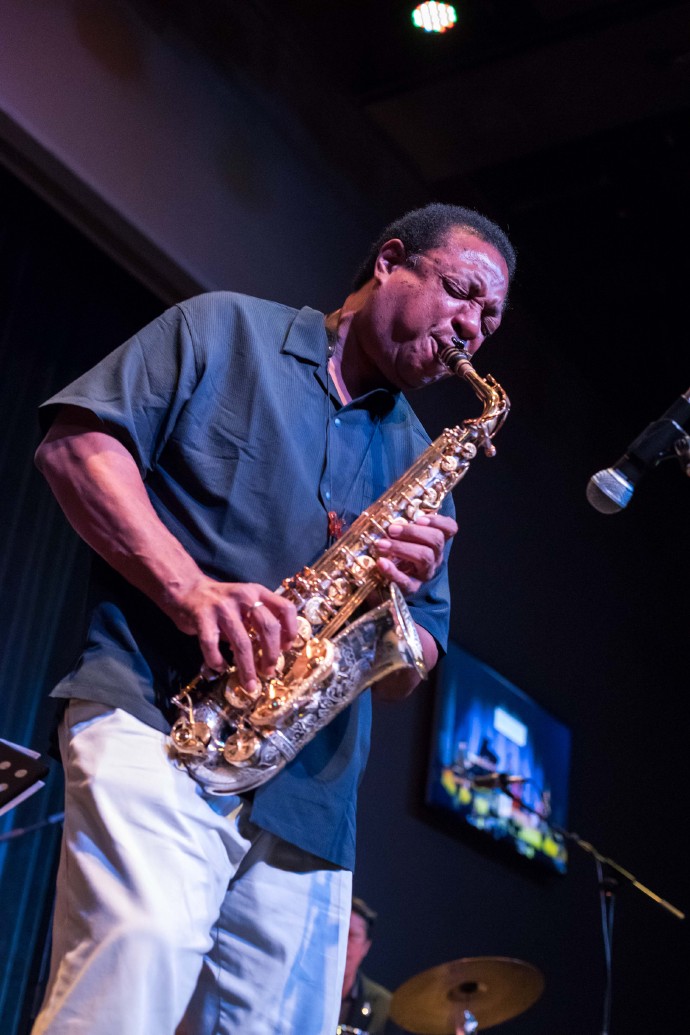 morssi10's tweet photo. Feeling the beat drop of my favorite live jazz track right now—nothing beats that raw, unfiltered energy of music filling the room. https://t.co/zMadDwwinH