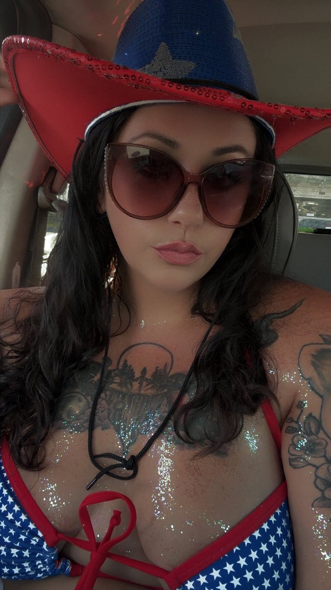 Beautywithin95's tweet photo. Some pictures from today  before and after the shoot 😘 #beauty #4thofjuly #newpic https://t.co/yZs3egdMEx