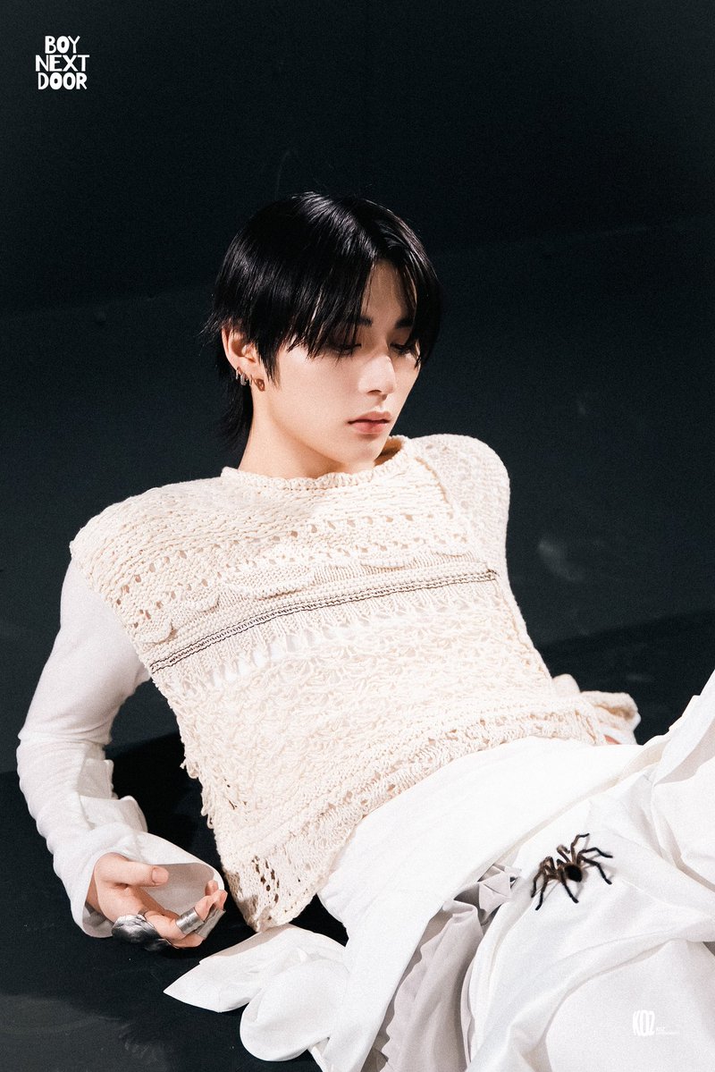 CATAESAN's tweet photo. [HOME] Concept Photo Behind Sketch #태산 https://t.co/a8sn9qakUQ
