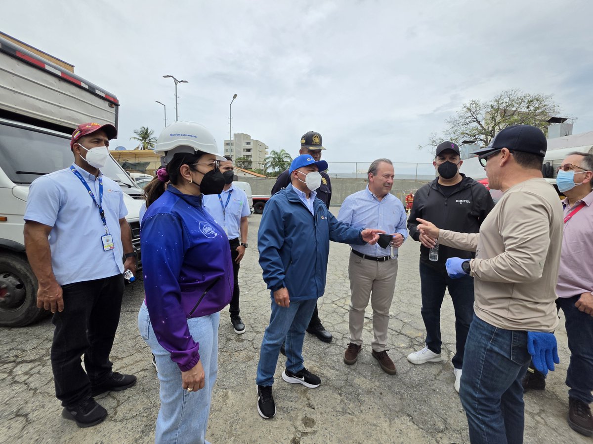 Conatel's tweet photo. Un esfuerzo conjunto entre Conatel, instituciones del Estado y operadoras está logrando levantar los servicios afectados en el estado La Guaira por los recientes sismos.
 
#Conatel #Telecomunicaciones #LaGuaira https://t.co/bm05gs2taK