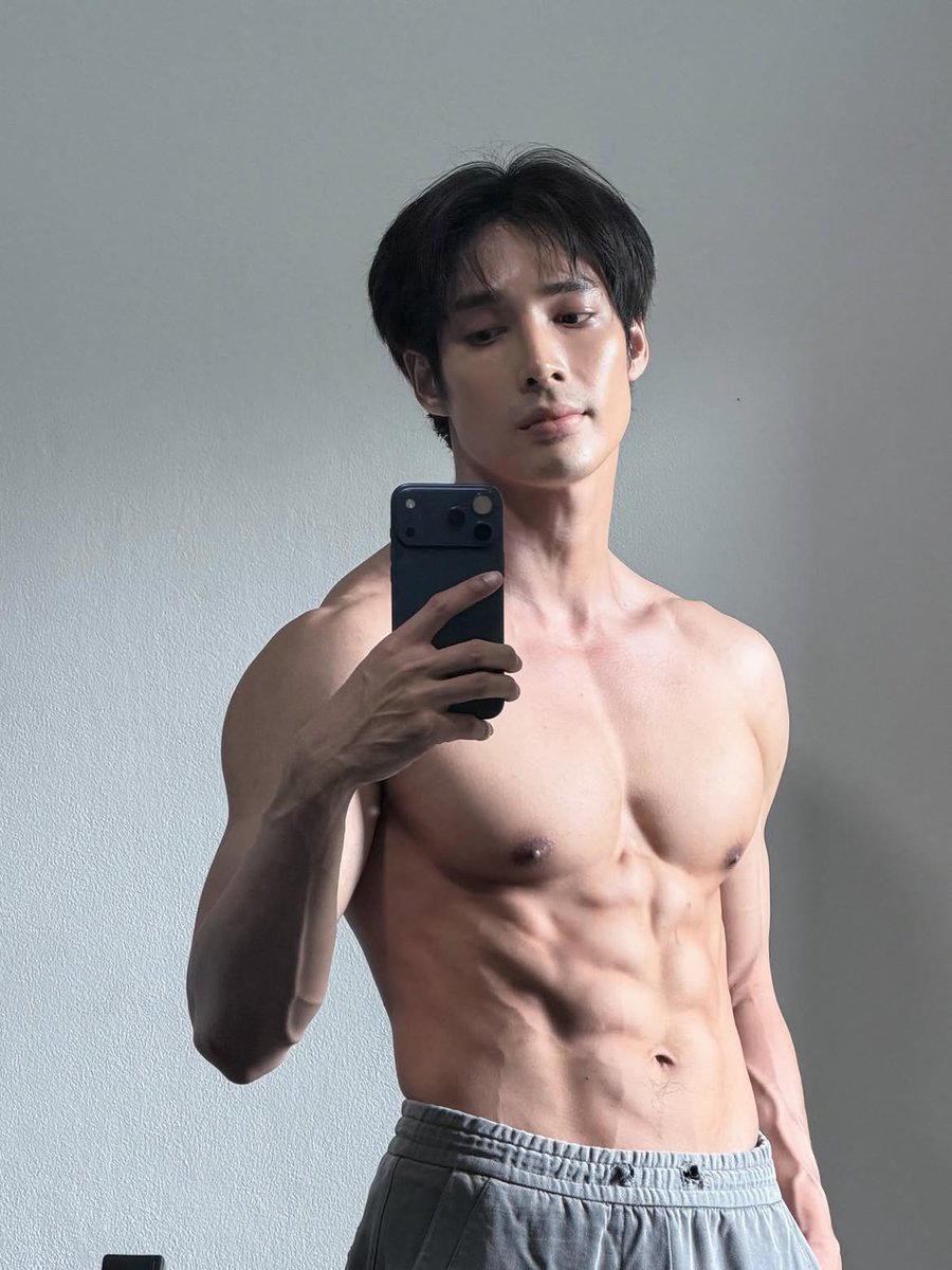 Actzoon's tweet photo. Denkhun Ngamnet 🥵🫣 https://t.co/mzFKhzImxR