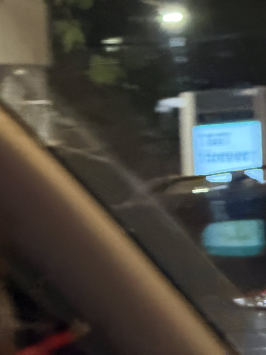 emknowsplaces's tweet photo. WE MADE IT LIKE 5 HOURS LATER AND THE KIOSKS SAY T&amp;T FOREVER WITH A RING https://t.co/avXI9QqKz9