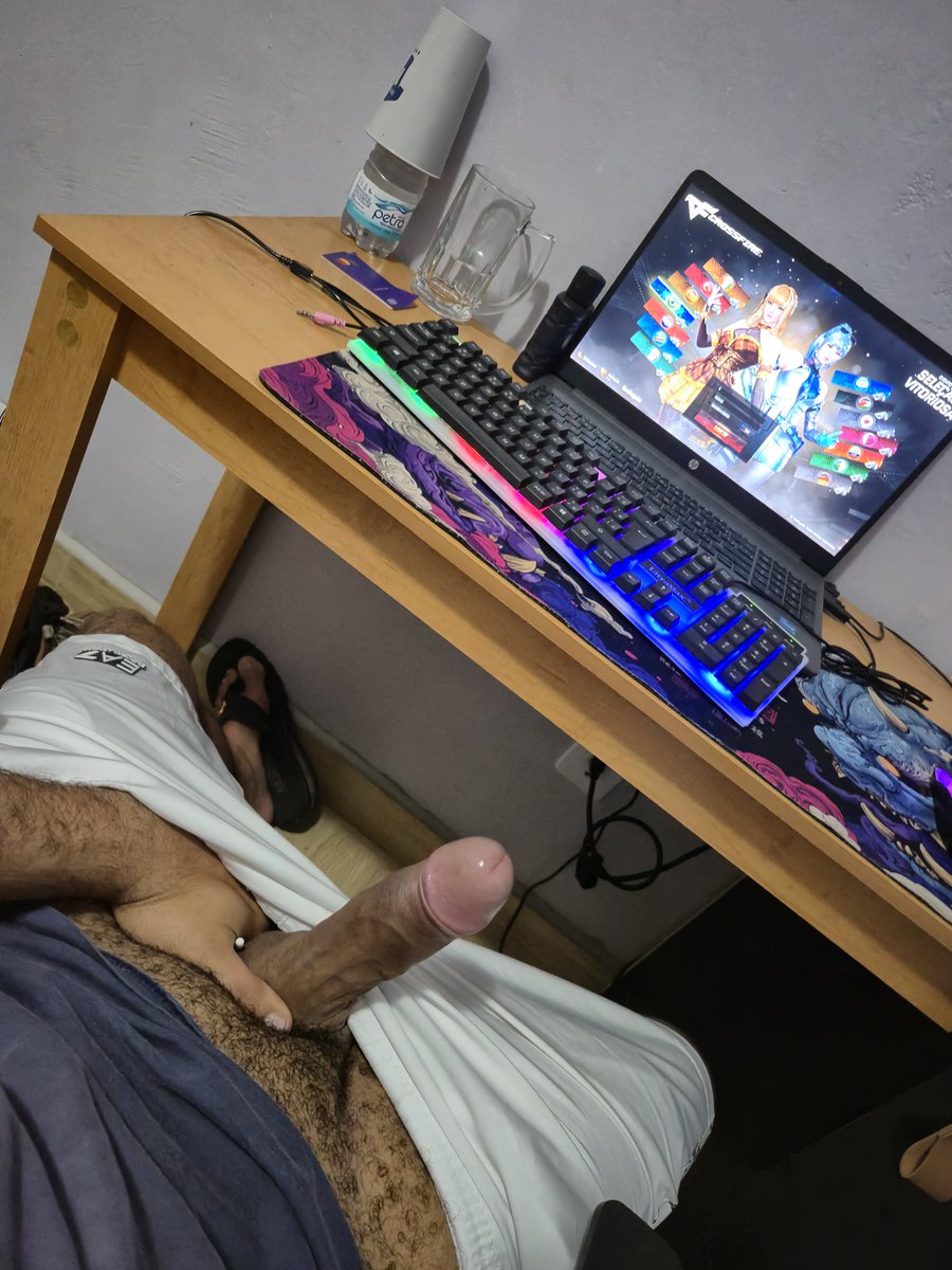 singlepreto011's tweet photo. Aquela partida de lei, e o pau torando! 🥵🤌🏽 https://t.co/wQ7MBvNMiG