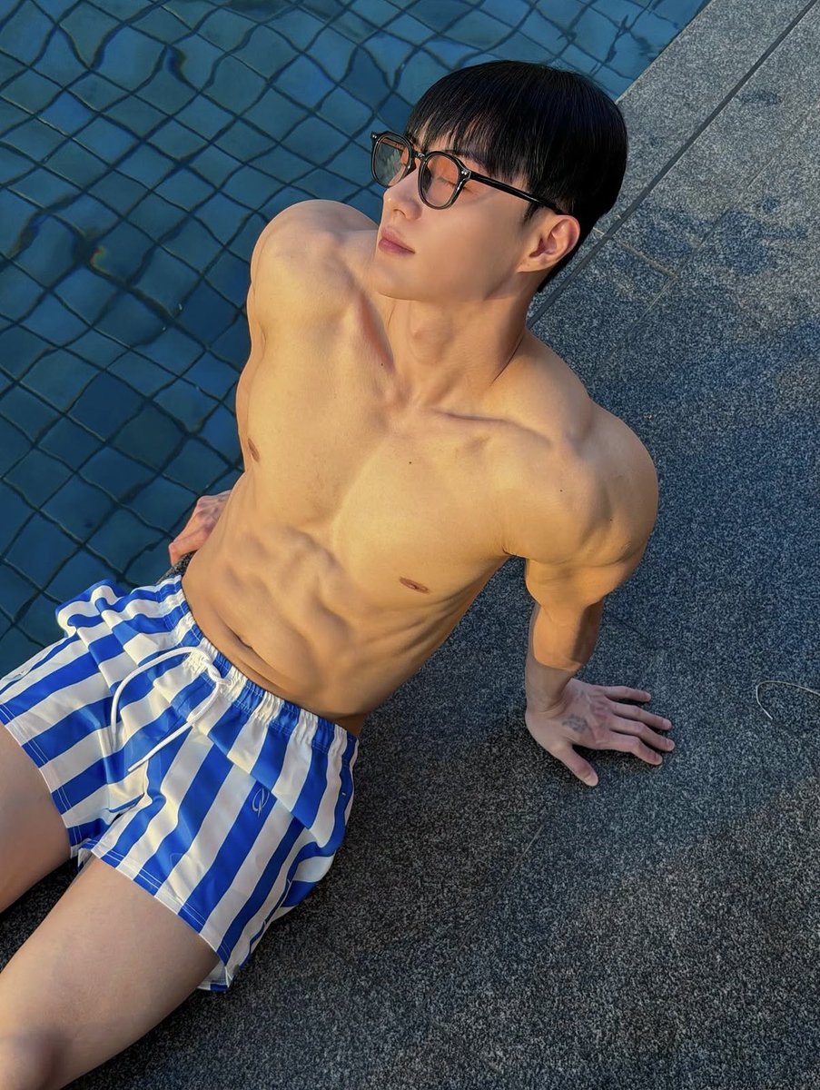emeew5's tweet photo. IG : eshow_eshow https://t.co/R0V7XViFzG