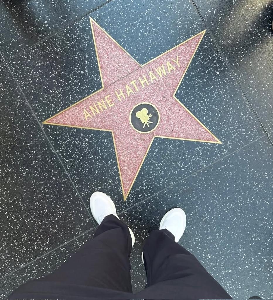 UPYOURARSENAL04's tweet photo. Mikel Merino paid a visit to Huge Arsenal fan Anne Hathaway Walk of Fame Star

Support Goes both ways🤝 https://t.co/UXbzqeglTY