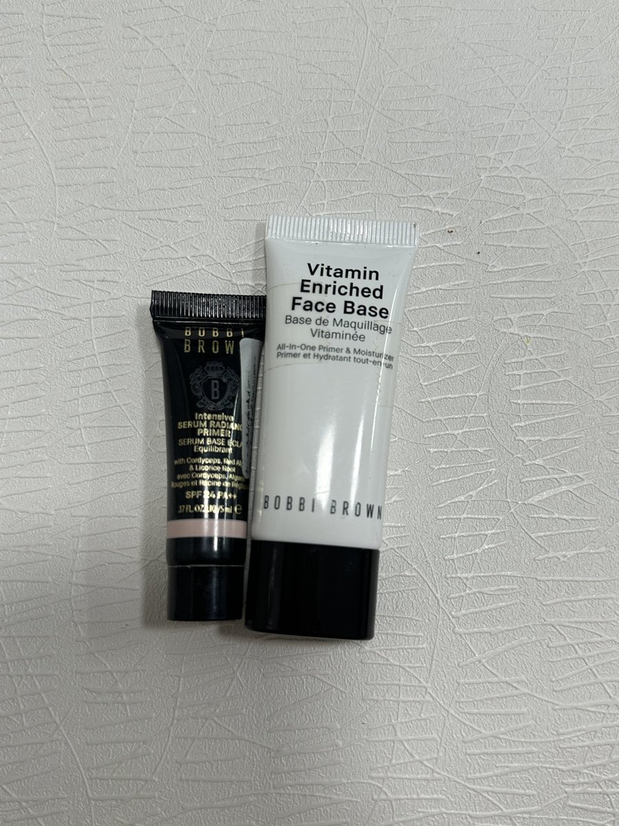 vavavavoid's tweet photo. Vitamin face base +
Intensive serum bobbibrown 
100.- https://t.co/uokctW8nsI