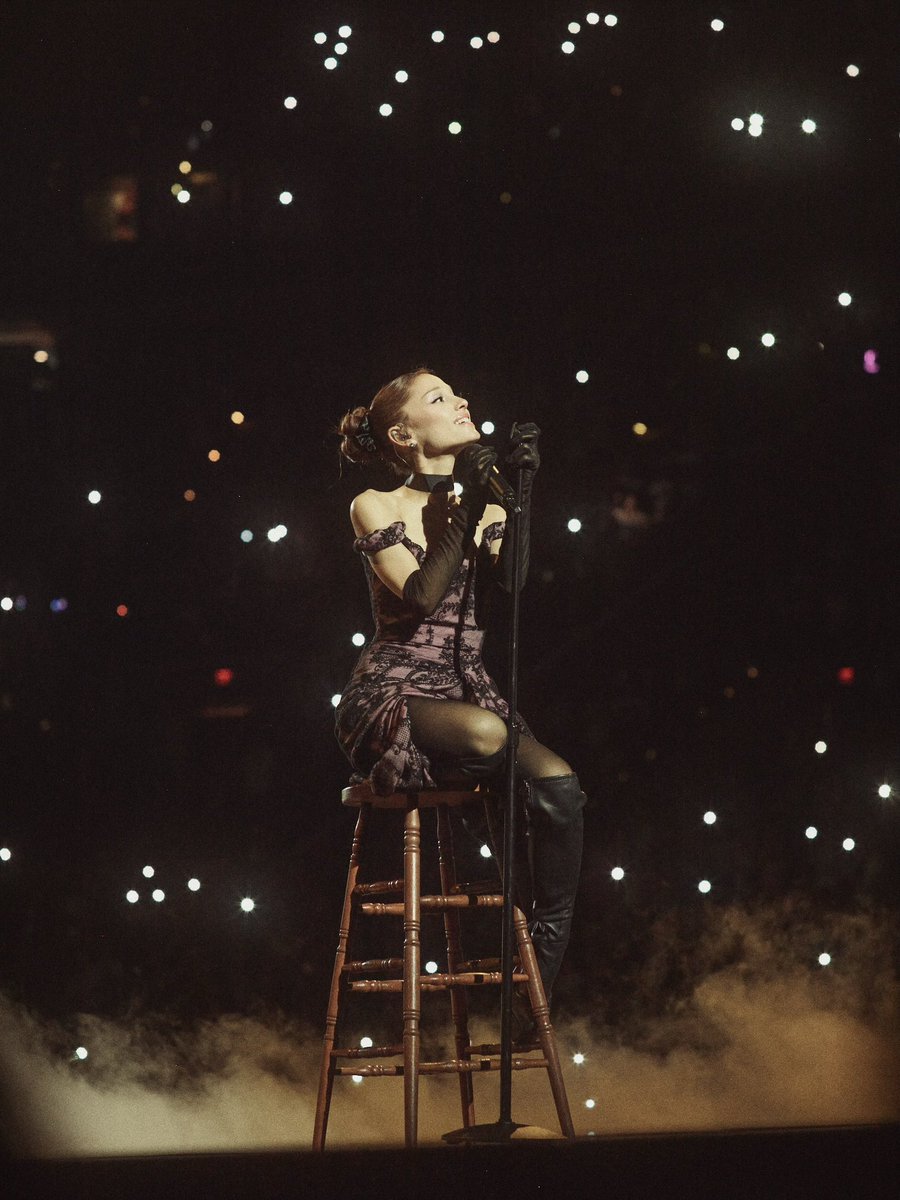 ArianaToday's tweet photo. ariana grande performing at the eternal sunshine tour in sunrise, fl #estsunrise https://t.co/plnXoitoRM