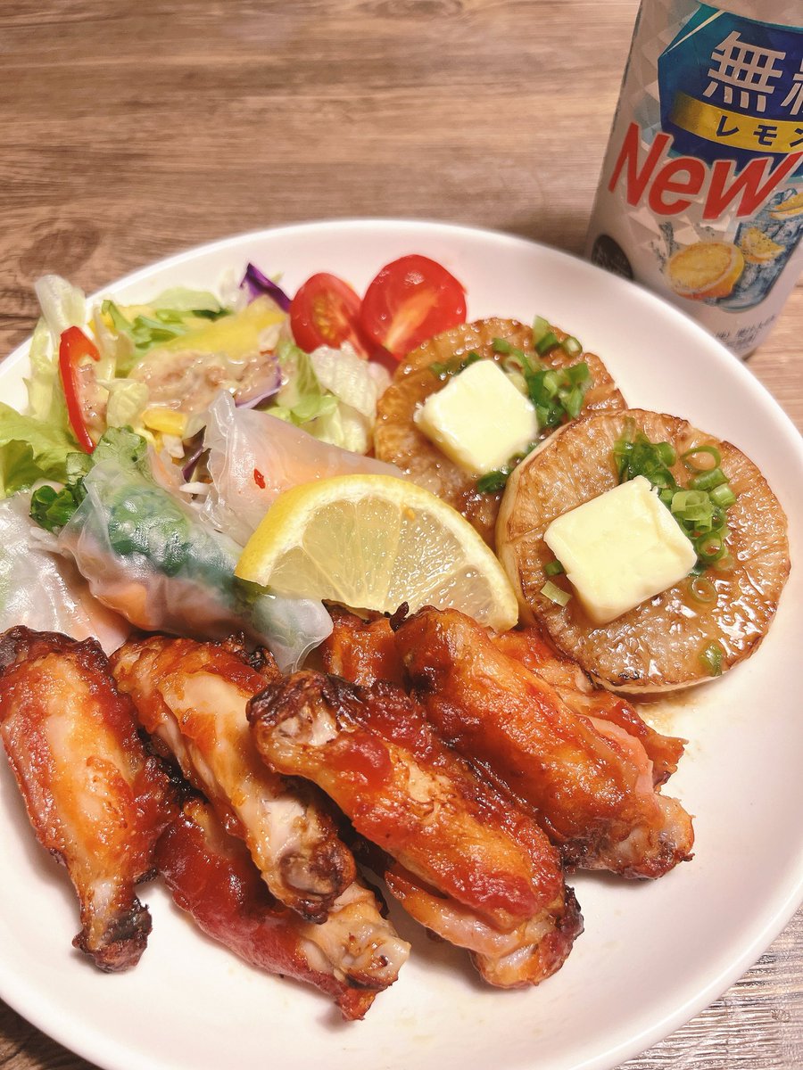 ri0328ko's tweet photo. おうちごはん🏠
辛味チキン
大根ステーキ
生春巻き https://t.co/K2AxKppWyJ