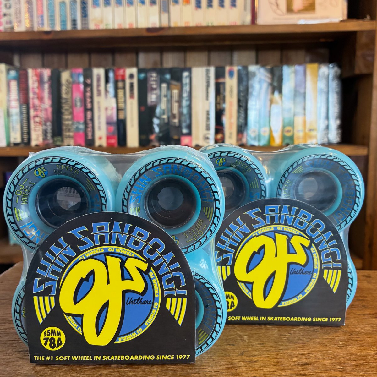 BQ_DESIGN's tweet photo. BQ-STORE本日もオープンです！

OJ WHEELSより、 色合いも最高なMini Super Juice三本木心モデル入荷しました。

世界に誇る唯一無二の最高スケーターのシグネチャーウィールでぜひクルージング楽しんで下さい🌊サイズも55mmなのでテールも叩きやすいです💥人気モデルなのでお早めにどうぞ！ https://t.co/tlw1aLKGll