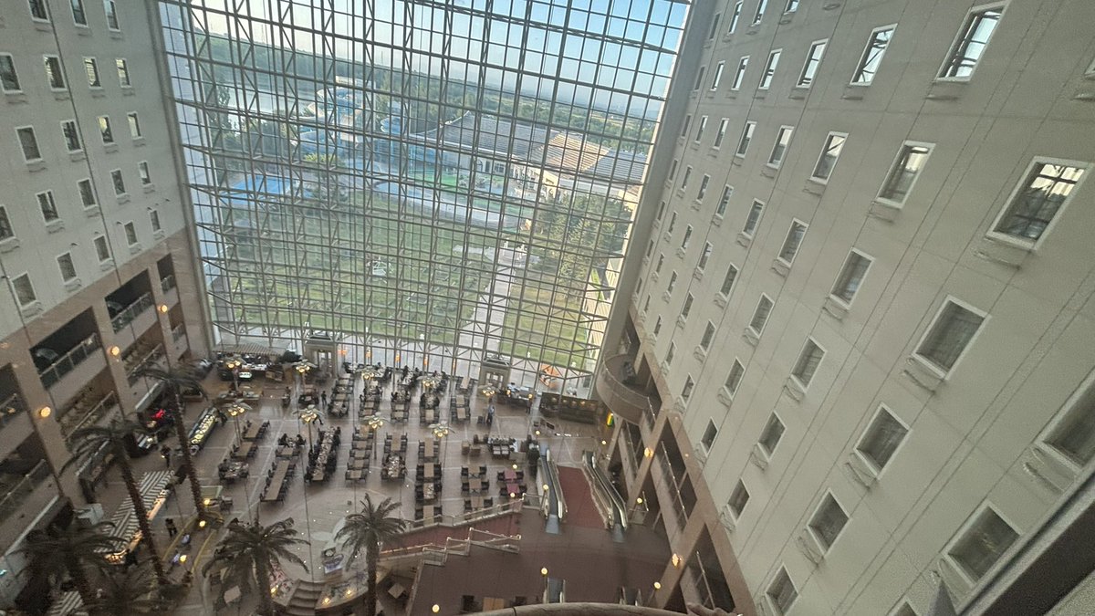 Qf2uX's tweet photo. 人生初のガトーキングダム🏨
シャトレーゼのスイーツ食べ放題なの満足すぎた🍰🍨🧁
好きなブランドのプレゼントとケーキも貰えてハピすぎて滅🎂✨
プールは屋外空いてなかったからリベンジやな🏊‍♂️
いつもありがとう🙏 https://t.co/X7uaBzEdeF