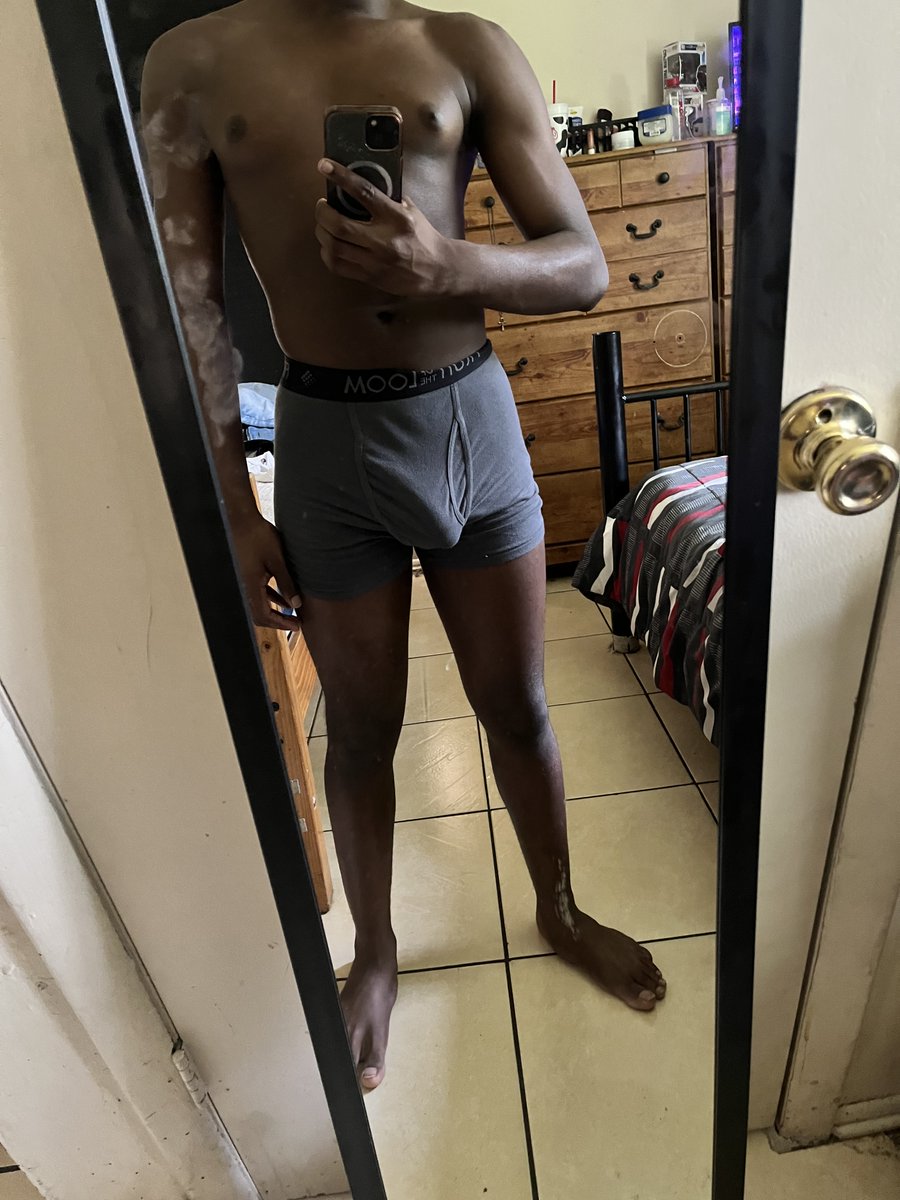 deznextdoor_'s tweet photo. i love me a good mirror pic😍 https://t.co/rW1eBMpeqo