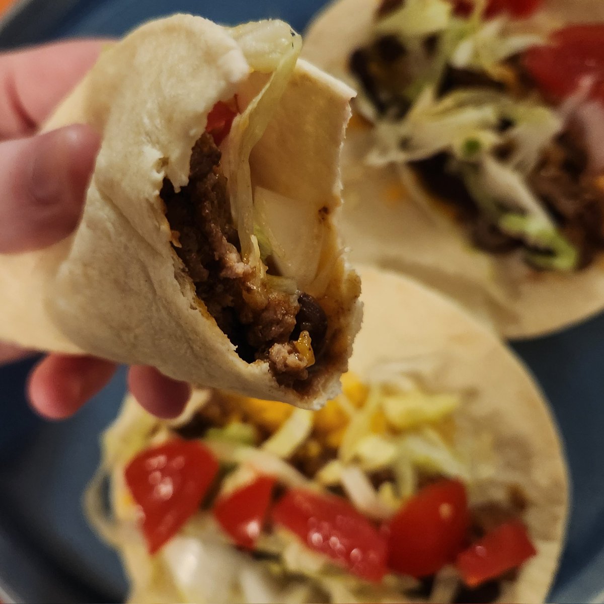 houndspo's tweet photo. white people taco night 🤤
365cal for the plate https://t.co/bZEOHtgXNS