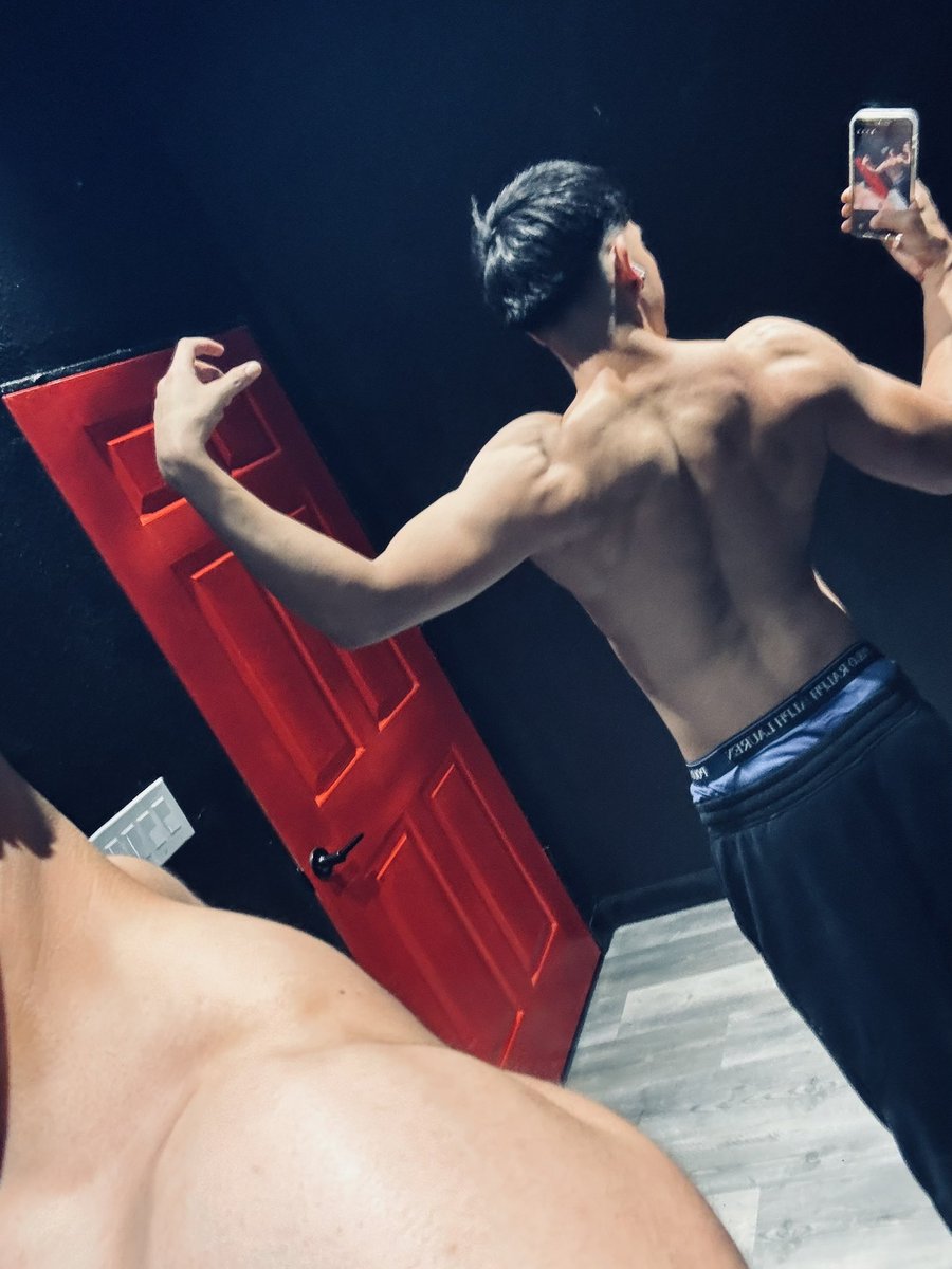 2Fit_Vik's tweet photo. #latino #gym https://t.co/7rQf4CHzx8