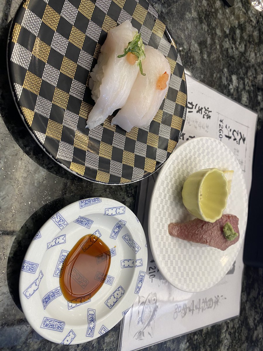 LandTraveler's tweet photo. 魚沼の廻る寿司道楽で昼飯。
峠越えに備える。 https://t.co/VIb1gh9ziM