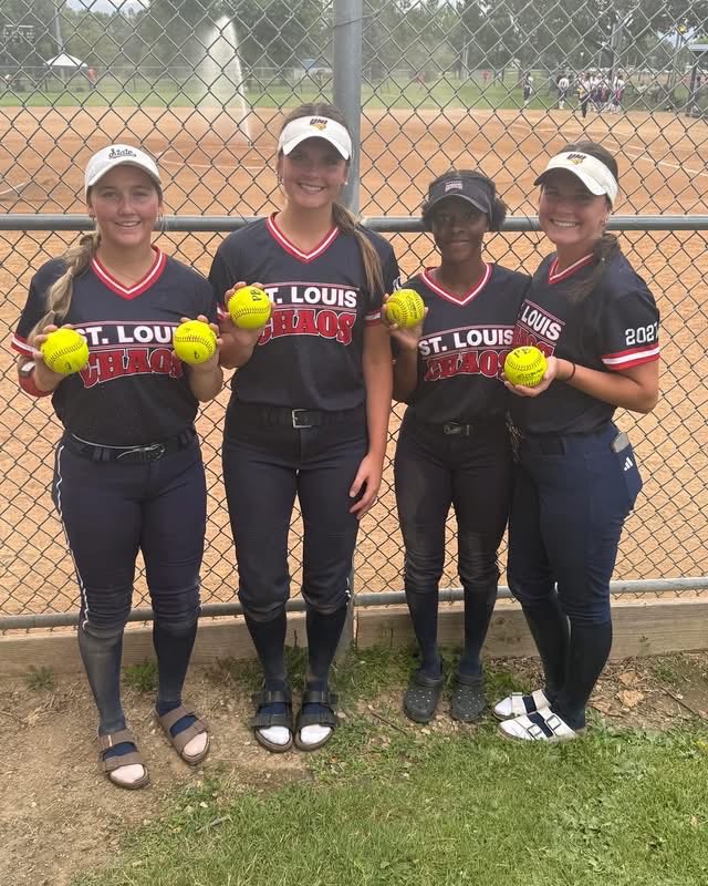 louis_chaos's tweet photo. 2 more wins and 5 more 💣s!
The girls improve to 6-0 in pool play. Bracket games start tomorrow!

@lexi_lohnes15 -💣💣
@sydney_feld -💣
@maatwillis -💣
@SophiaFeld2027 -💣 https://t.co/Mu9yPndo0C