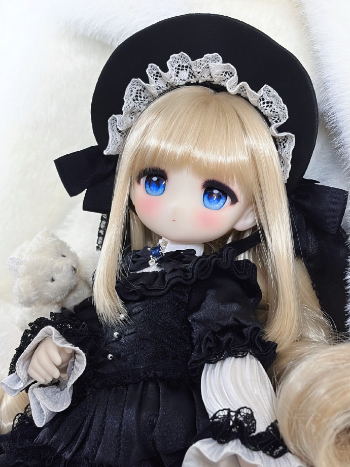 TinyFox #新作予告 📢 🧸「サフィア、起きた？ 真夜中だよ、クマと一緒