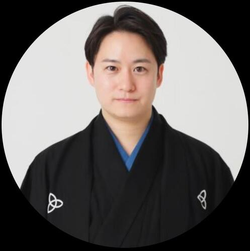 livedoornews's tweet photo. 【言及】若手落語家、ヒカルの落語デビュー即完売に「今、落語家全員が悔しい想いしてるよ。でも…」
https://t.co/AwYReEcj6L

桂空治は続けて「でも大丈夫。俺たちには寄席で修行したんだから」とし、「ただ、世の中の皆さんがあっちの方が好き、あっちの方が価値があると評価した瞬間に、俺たちプロの敗北です。でもそれはまた新しい『落語』のスタートってことでもある」「悔しかったら、勝つしかない」とつづった。