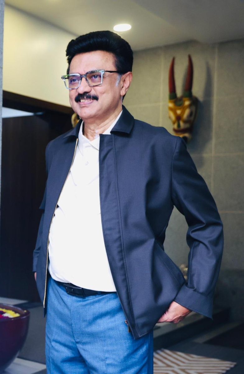 arivalayam's tweet photo. திராவிட முன்னேற்றக் கழகத் தலைவர் திரு. @mkstalin அவர்கள் இன்று (04-07-2026), கழகத் தொண்டர்களின் வாழ்த்துகளுடன் இருவாரகாலப் பயணமாக அயலகத்துக்குப் புறப்பட்டார். https://t.co/pvOmcR8qYA