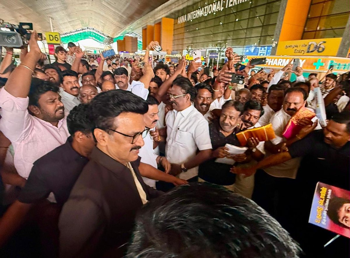 arivalayam's tweet photo. திராவிட முன்னேற்றக் கழகத் தலைவர் திரு. @mkstalin அவர்கள் இன்று (04-07-2026), கழகத் தொண்டர்களின் வாழ்த்துகளுடன் இருவாரகாலப் பயணமாக அயலகத்துக்குப் புறப்பட்டார். https://t.co/pvOmcR8qYA