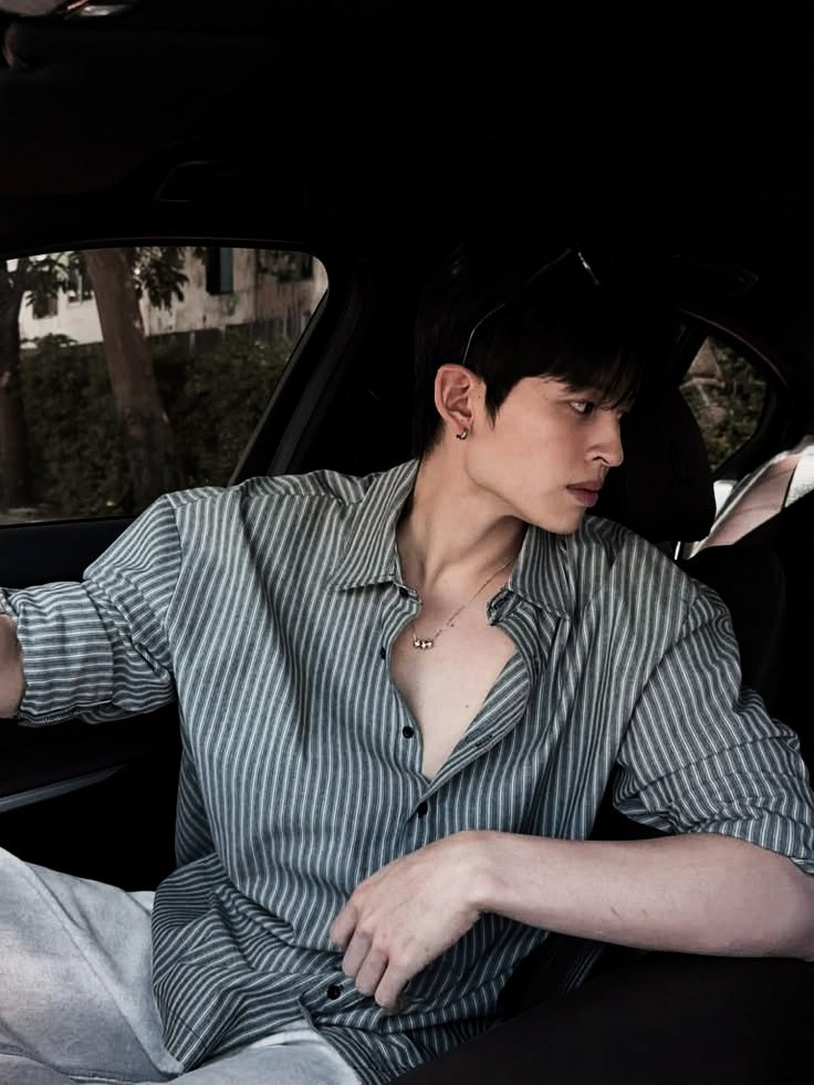kareluvpp's tweet photo. #Pondphuwin Short AU 🔞
[CHAPTER 5]

BLURRED LINE
- ArloNayo

Couldn't Care Less?
Label hubungan yang tidak pernah ada, namun rasa memiliki yang terlalu nyata. https://t.co/48x01KN6Cj