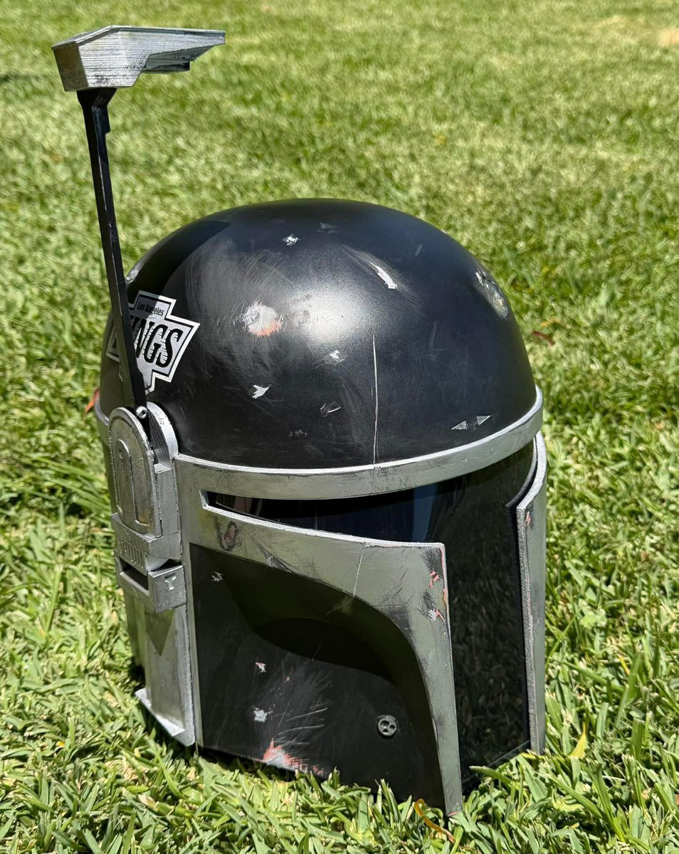 RobbiePotaro's tweet photo. .@LAKings you guys think I can wear this bad boy to Star Wars night next season? https://t.co/wFBRxBhGh9