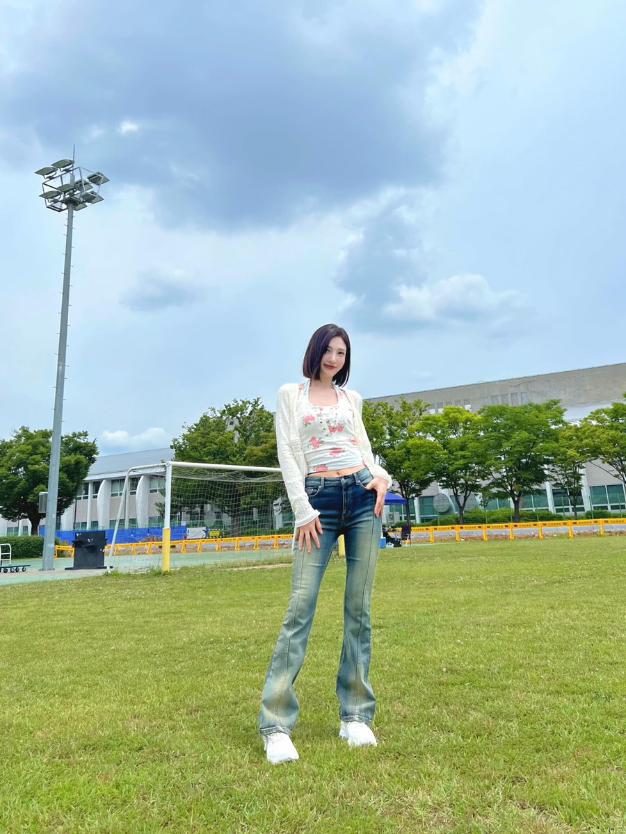 seurrene_'s tweet photo. joy 💚 https://t.co/Adhv3UwwvF