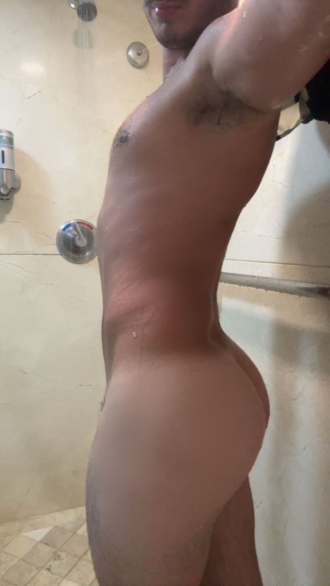 rareaccesszsg's tweet photo. Tan lines and tequila. Mexico did me right. ☀️🇲🇽 #bush #mexico #hairy https://t.co/vP4bemnvQU