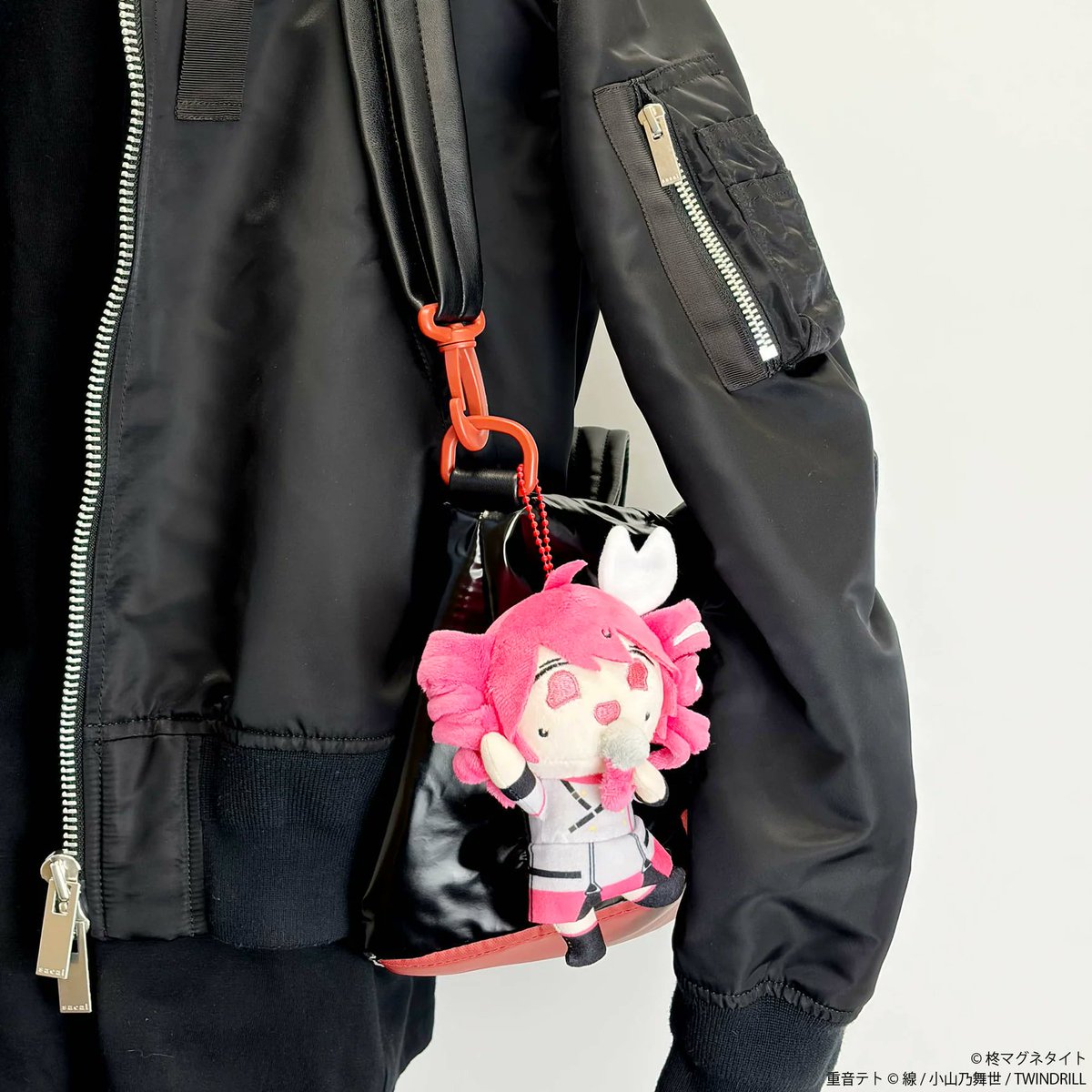 ctctyo_H's tweet photo. 【店舗入荷情報】
重音テトぬいぐるみマスコット　柊マグネタイト/瀬奈悠太Ver. 【CTCRECORDS】
https://t.co/q26xPqNugp

人気曲「テトリス」から、瀬奈悠太氏が描く重音テトが
ぬいぐるみキーホルダーになって登場！
バッグにも付けられる160mmサイズです。 https://t.co/x81Yd6yfg6
