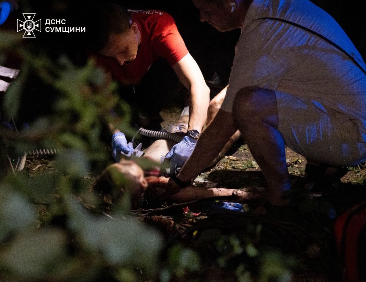 GlushkoDenys's tweet photo. ⚡️🤬 Emergency response efforts are continuing in Sumy after a Russian airstrike.

Russian forces used guided aerial bombs against residential buildings in the city center. People may still be trapped under the rubble of an apartment block.

According to Ukraine’s State Emergency Service, three people are confirmed dead, including a child. 27 people were injured, including six children. Many suffered serious injuries.

🎥 DSNS/Telegram