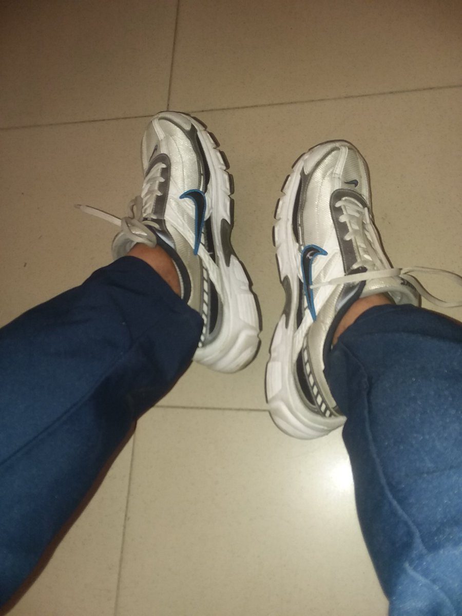 JChalva's tweet photo. Dumi na nito. Kelangan nang labhan. Para mabawasan libog ko haha https://t.co/6vvXRG2x7T