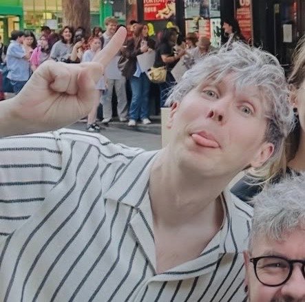 flowrsdnp's tweet photo. tphil lester https://t.co/wtU9fVloqy