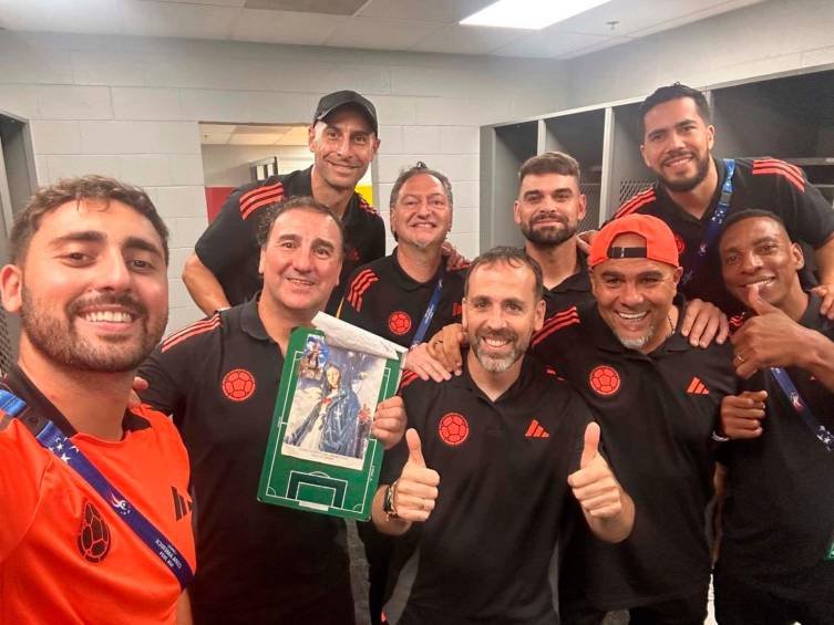 futbismo's tweet photo. Aca no copiamos de brujos ni de nada.

En Colombia solo creemos en Dios y la virgen 🙏. https://t.co/qWmNrVdHSp