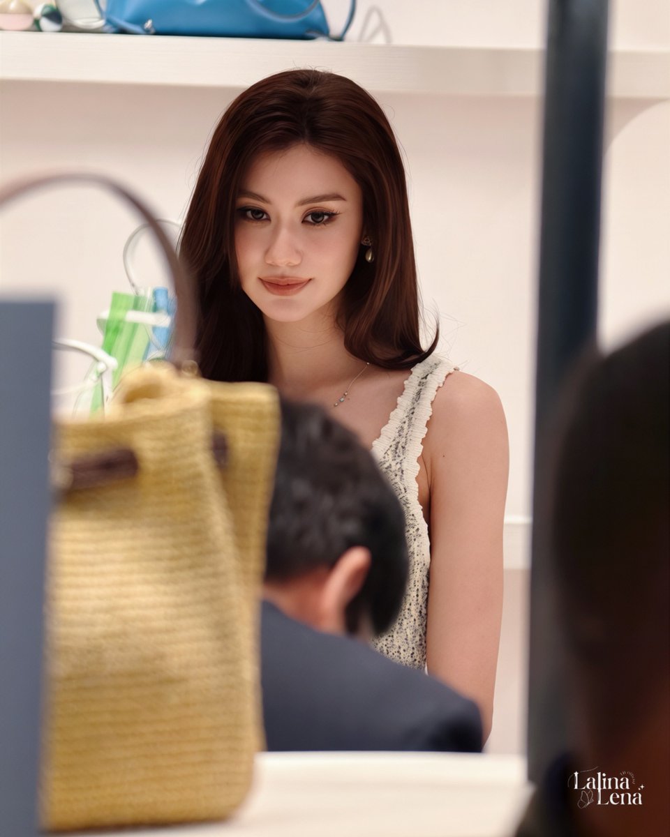 LalinaLena1999's tweet photo. ดุม้ายย             ม้ายดุ

LENA TORY BURCH AT ICONSIAM
#ToryBurchICONopeningxLena
#LalinaLena #ลีน่าลลินา https://t.co/RId96zpy0R