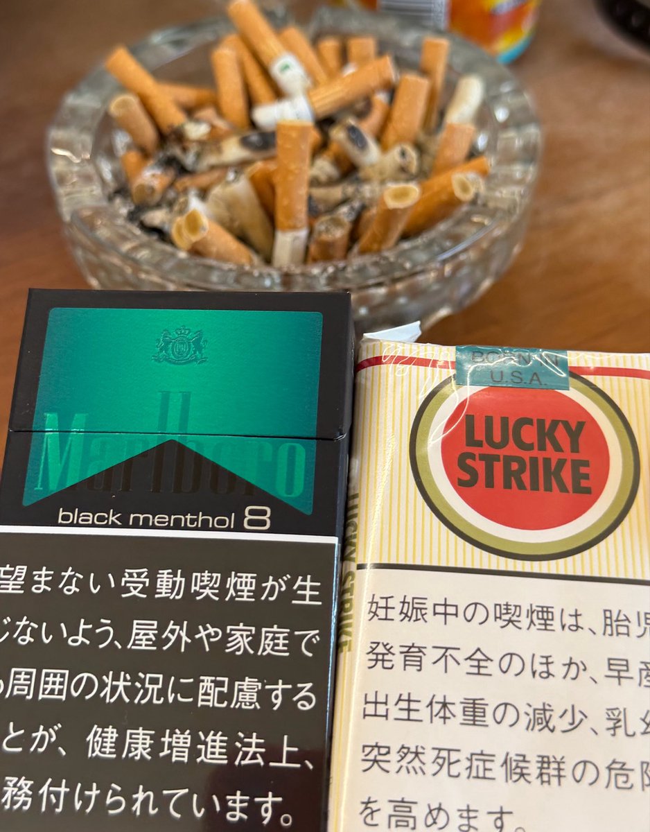 Jaou___'s tweet photo. おいらの相棒紹介
ラキスト���キック感めちゃ重でコクがあって満足感得られるし、マルボロのブラメンはとにかく美味い。無限に吸える気する笑 https://t.co/ws0XuGFqY6