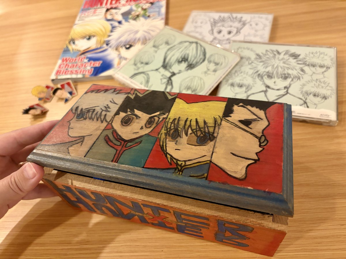heisei_kojirase's tweet photo. 小学生の頃（2000年）に授業で作ったオルゴール。好きなもの変わってなさすぎ…！！笑 https://t.co/QSjoCnUY34