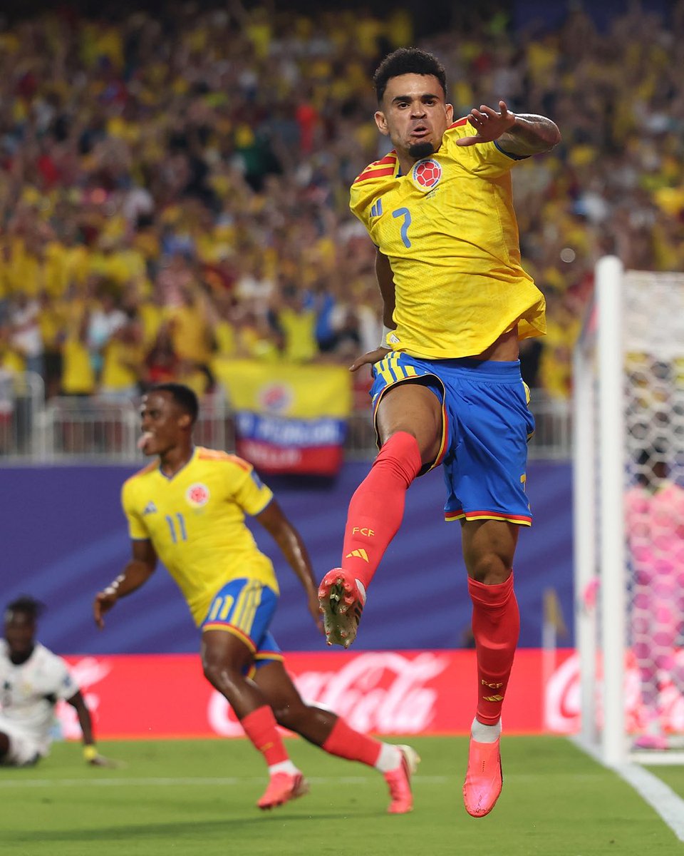 FCBayernES's tweet photo. Amigos colombianos: like si están así 😍 https://t.co/FrWDueXpmK