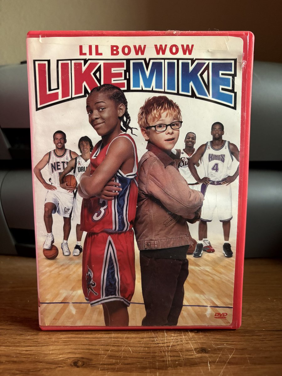 HipHopandGames's tweet photo. On this day in 2002, Like Mike was released in theaters. One of my favorite movies from the early 2000s. #likemike https://t.co/9xW345wUTZ