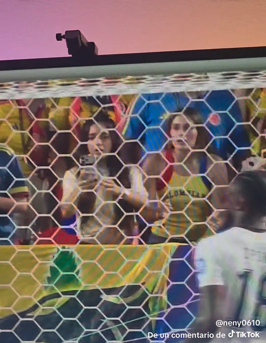 MedArely's tweet photo. Ellas ni sabían que era gol JAJAJAJAJAJA 😭😭 https://t.co/egqOXzrD3z